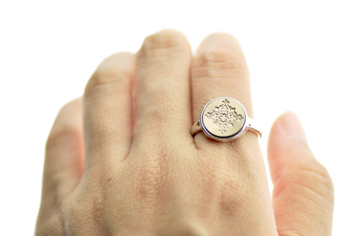 Decorative Filigree Signet Ring - Backtozero B20 - 12mm, 12mm ring, 12mn, accessory, Deco, Decorative, Fleur de Lis, her, jewelry, ring, signet ring, wax seal, wax seal ring, wax seal stamp