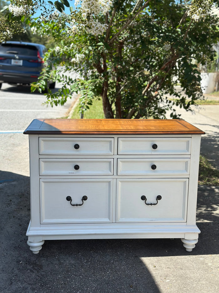 Haverty’s Newport Work Station