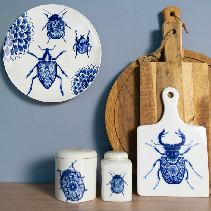 Tea Caddy Wunderkammer Bugs Delft Blue